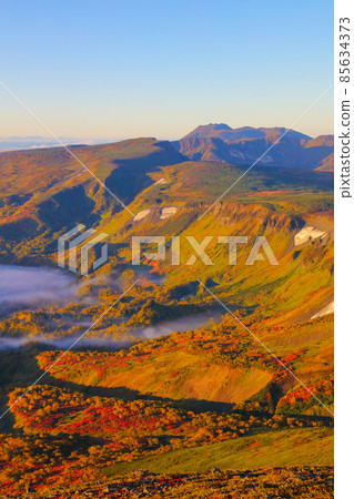 Autumn leaves on the hillside of Mt. Midori and Takanegahara_Tomuraushi 85634373