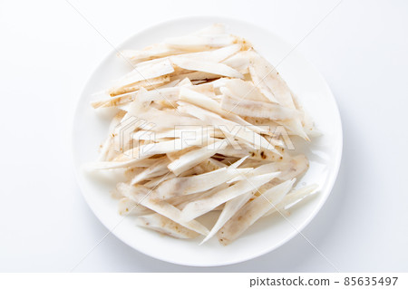 Burdock burdock. (White background) 85635497