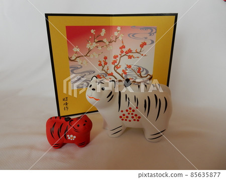 New Year's decoration that calls for good fortune Tora New Year's decoration that calls for good fortune Tora 85635877