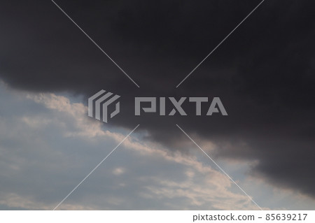 黑雲出現 85639217