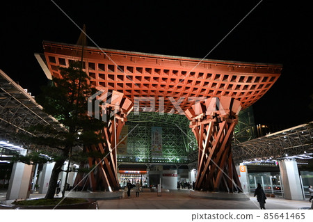 JR金澤站都津門夜景 JR金澤站都津門夜景 85641465