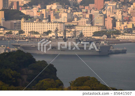 從遠處看到的軍艦 85641507