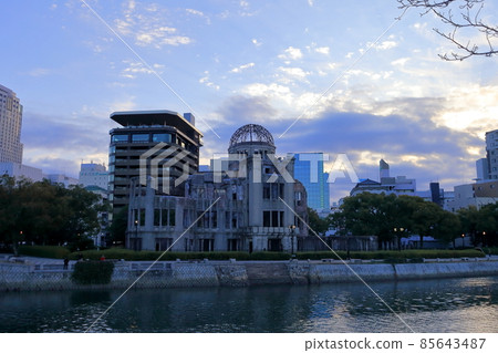 本安川和原爆圓頂館（廣島市） 85643487