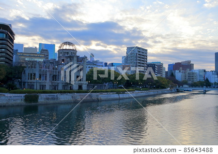 本安川和原爆圓頂館（廣島市） 85643488