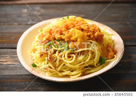 Noodles Tai Yai style mixed with spicy tomatoes and minced pork sauce Noodles Tai Yai style mixed with spicy tomatoes and minced pork sauce 85643501