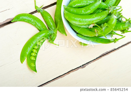 hearthy fresh green peas hearthy fresh green peas 85645254
