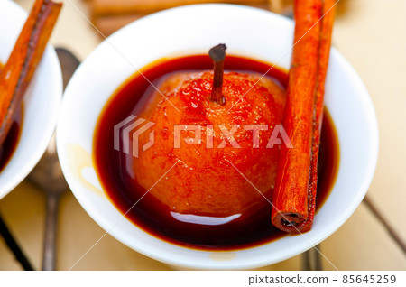 poached pears delicious home made recipe poached pears delicious home made recipe 85645259