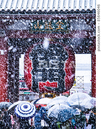 Asakusa snow scene Asakusa snow scene 85646046