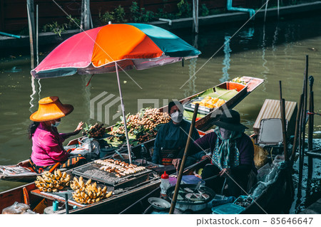 Damnoen Floating Market during covid in Ratchaburi province, Thailand 85646647