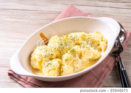 Grilled cauliflower with mayonnaise 85648073