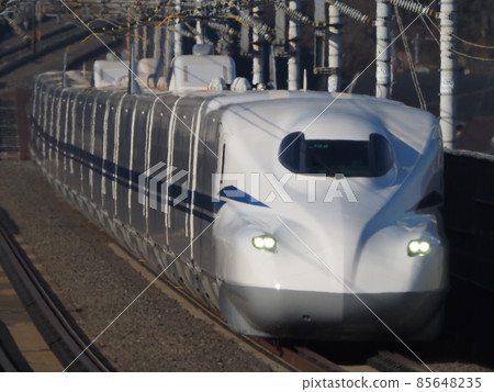 新幹線 N700S J22 編隊在大津市瀨田附近有熱霾 新幹線 N700S J22 編隊在大津市瀨田附近有熱霾 85648235