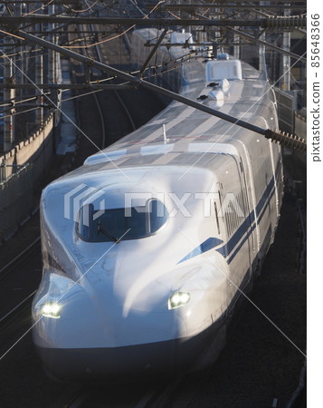 新幹線 N700S J22 編隊在山科附近試運行 新幹線 N700S J22 編隊在山科附近試運行 85648366