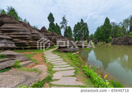 Park of red stones Hongshilin - Hunan China Park of red stones Hongshilin - Hunan China 85648718