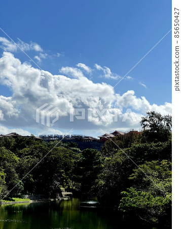 Okinawa Naha Shurijo Castle Park Ryutan Pond 85650427