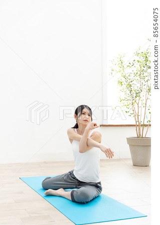 在家時間和築巢的家庭瑜伽 在家時間和築巢的家庭瑜伽 85654075