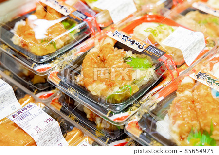 Supermarket ready-made 85654975