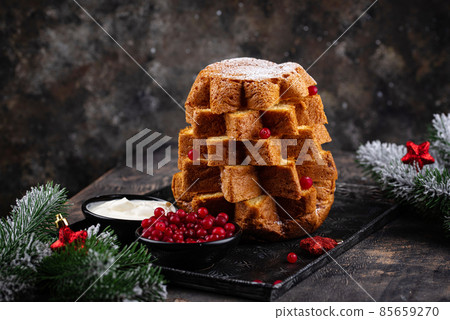 Traditional Christmas Italian cake pandoro 85659270