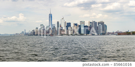 Panoramic view to Manhattan skyline from Staten Island ferry 85661016