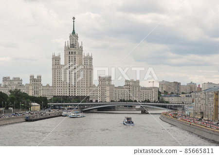 view of the Moscow river and the high-rise on the Kotelnicheskaya embankment in Moscow 85665811