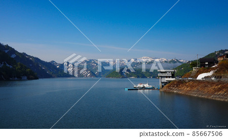 Lake Oku-tadami and the blue sky 85667506
