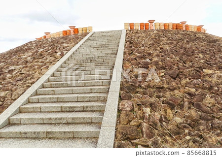 [Hiroshima Prefecture] Front and rear burial mounds Mitsujo burial mound 85668815