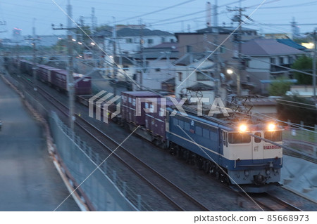 Freight train towed by EF65-2083_Photo taken on April 4, 2021 85668973