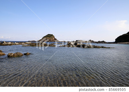 從嬬崎海岸看到的嬬木島 85669505
