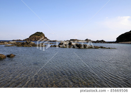 從嬬崎海岸看到的嬬木島 從嬬崎海岸看到的嬬木島 85669506