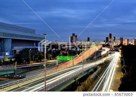 Evening view of Oi Junction on the Tokyo Metropolitan Expressway Bayshore Line Evening view of Oi Junction on the Tokyo Metropolitan Expressway Bayshore Line 85673003