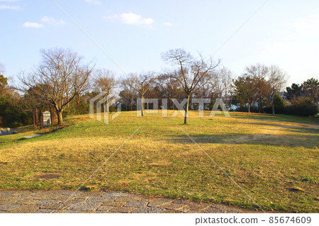 Yagura Ryokuchi / 草坪自由廣場 / 大阪市大阪市西淀川區西島二丁目 Yagura Ryokuchi / 草坪自由廣場 / 大阪市大阪市西淀川區西島二丁目 85674609