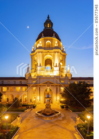 Sunset view of the beautiful Pasadena City Hall 85677348