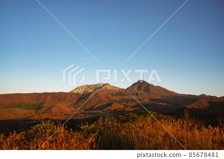 《Okayama Prefecture》 Autumn morning, scenery seen from Kimendai [November] 85678481