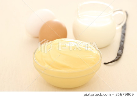 Custard cream and ingredients 85679909