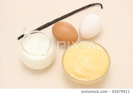 Custard cream and ingredients 85679911