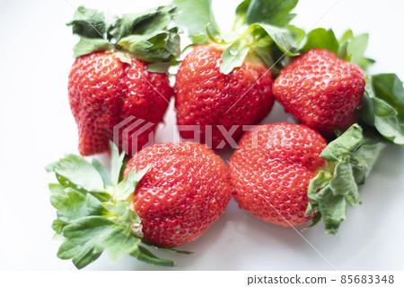 Last night, strawberry, Kumamoto, strawberry, fruit, white background, sweet 85683348