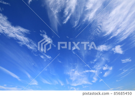 Blue sky and muscle clouds 85685450