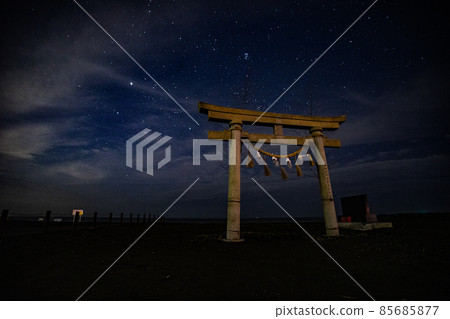 Starry sky on Tsurigasaki beach 85685877