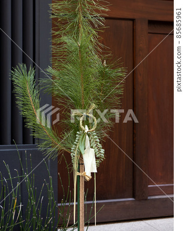New Year's pine decoration New Year's pine decoration 85685961