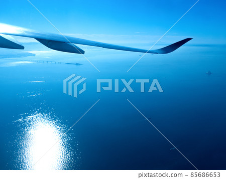 Tokyo Bay seen from the window of an airplane 85686653