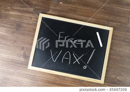 Free vax sign Free vax sign 85687208