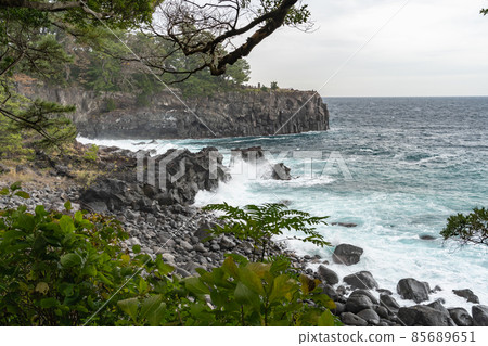 靜岡縣伊東市城崎海岸門脅吊橋 靜岡縣伊東市城崎海岸門脅吊橋 85689651