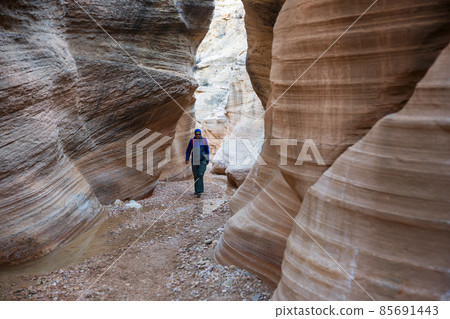 Slot canyon 85691443
