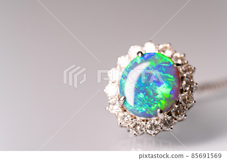 Beautiful opal 85691569