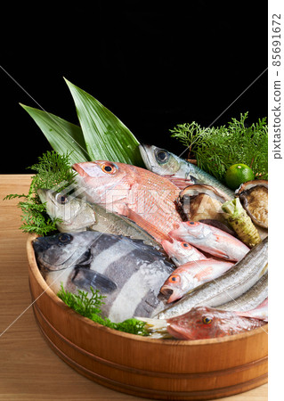 Assorted fresh fish 85691672