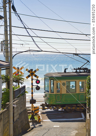 [Kamakura City] Enoden running along the Shichirihama coast 85695250