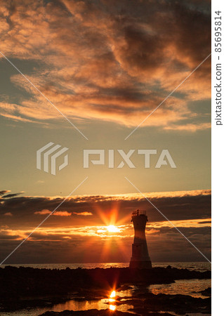 [Niigata Prefecture] Sado Island, Nanami Beach at dusk, Long Cape 85695814