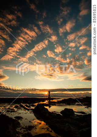 [Niigata Prefecture] Sado Island, Nanami Beach at dusk, Long Cape 85695815