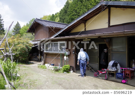 農村的爺爺奶奶 85696219