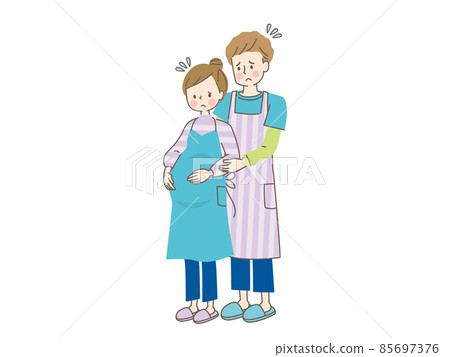 孕婦擔心肚子裡的嬰兒和丈夫依偎 85697376