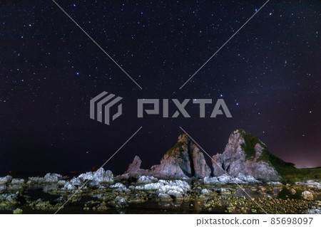 [Niigata Prefecture] Sado Island Big Dipper and Meotoiwa Shichiura Beach 85698097